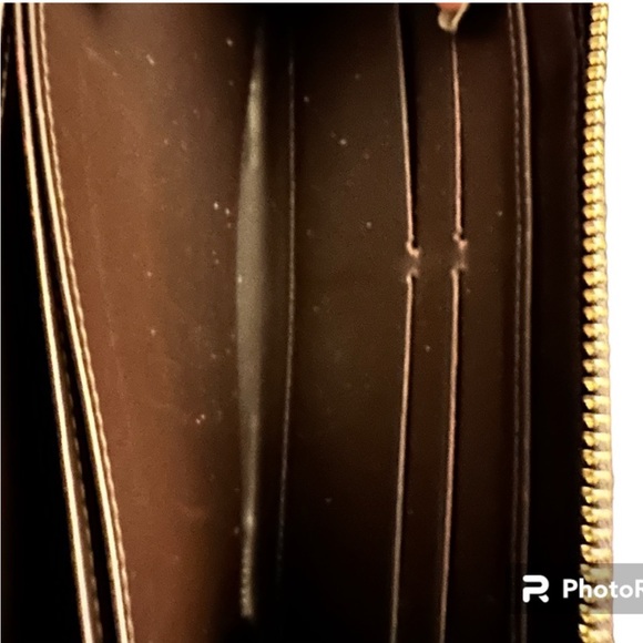 LOUIS VUITTON Wallet in Purple Patent - Picture 6 of 15